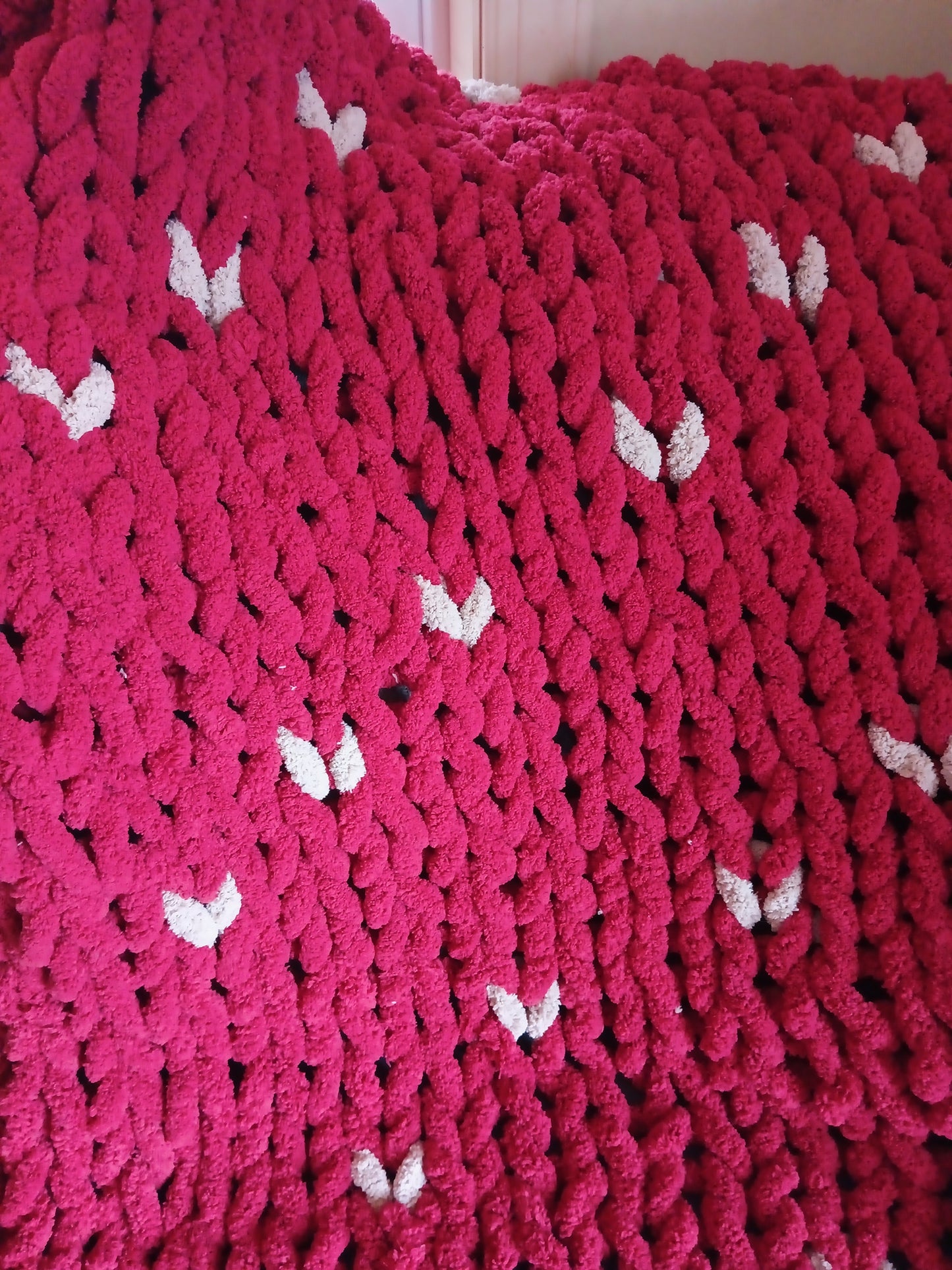 Chunky Knit Blanket -Sangria Hearts